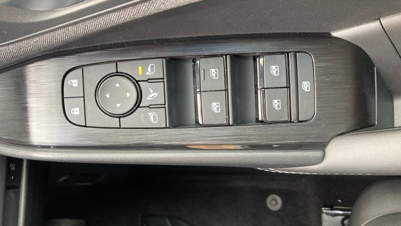 Nissan Qashqai 1.3 DiG-T MH Acenta Premium 5dr Petrol Hatchback